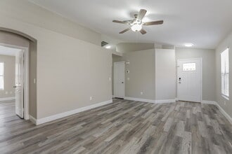 3960 Dusty Coral St in Las Vegas, NV - Building Photo - Building Photo