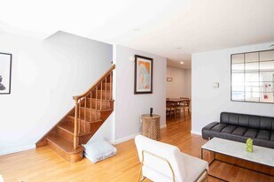 167 South St in Northampton, MA - Building Photo