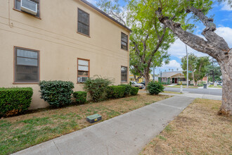 833 N Lacy St in Santa Ana, CA - Building Photo - Building Photo