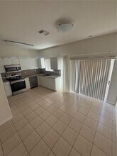 10776 NW 84th Ln in Doral, FL - Building Photo - Building Photo