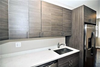 2230 N Sawyer Ave in Chicago, IL - Building Photo - Building Photo