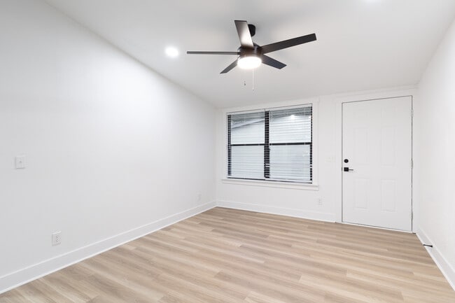 Flats at 2875 in Lexington, KY - Foto de edificio - Interior Photo