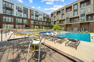 The Bond in Austin, TX - Foto de edificio - Building Photo