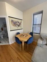 1749 N Wolcott Ave in Chicago, IL - Foto de edificio - Building Photo