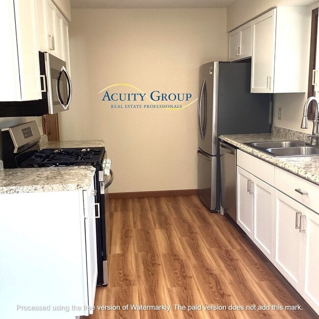 10207 Pilgrim Ln N in Maple Grove, MN - Building Photo - Building Photo