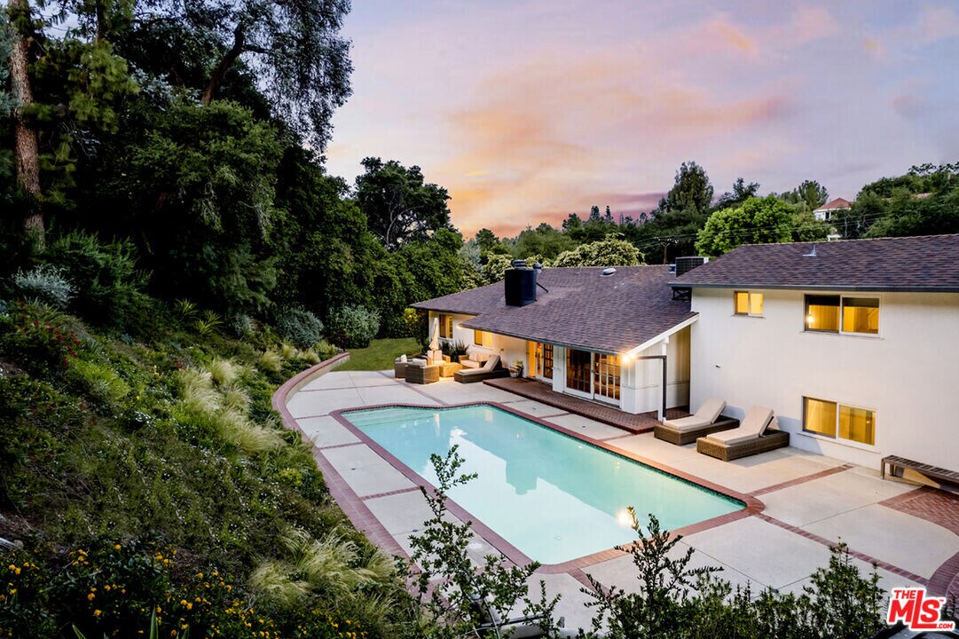 16849 Adlon Rd in Los Angeles, CA - Building Photo