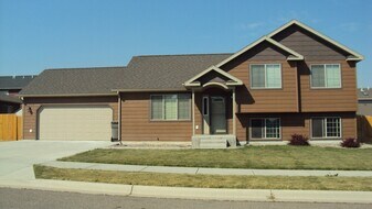 3274 Arbor Dr. in Helena, MT - Building Photo