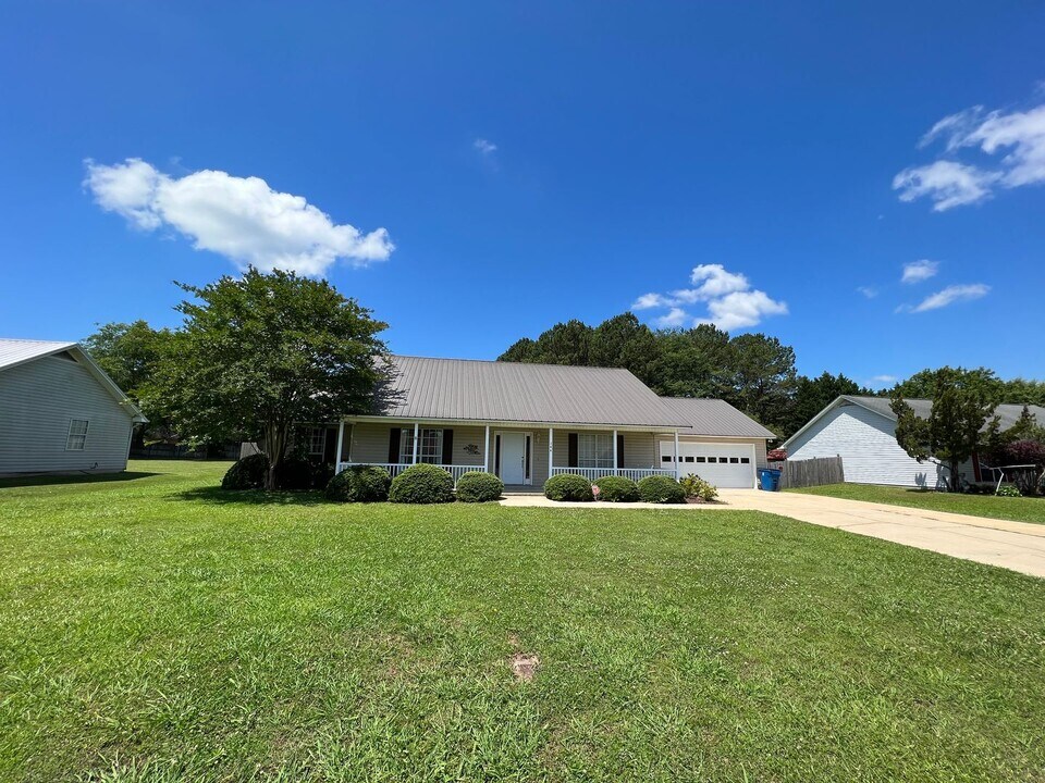 144 Hidden Cir in Rainbow City, AL - Building Photo