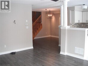 1065 Barclay Cir in Milton, ON - Building Photo - Building Photo