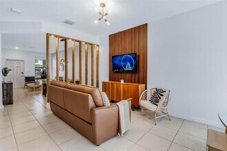 159 SW 185th Way in Pembroke Pines, FL - Building Photo - Building Photo