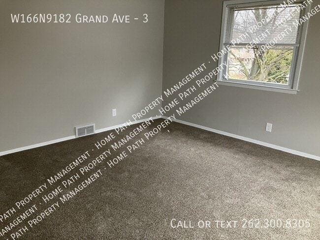 W166N9182 Grand Ave in Menomonee Falls, WI - Building Photo - Building Photo