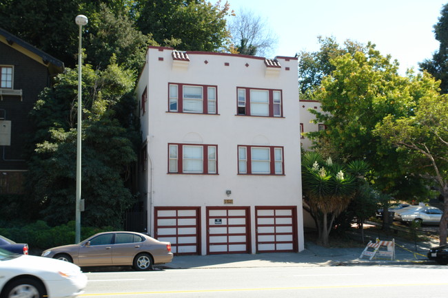 2620 Harrison St in Oakland, CA - Building Photo - Building Photo