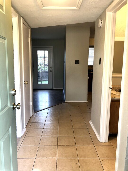 901 NW Summercrest Blvd in Burleson, TX - Building Photo
