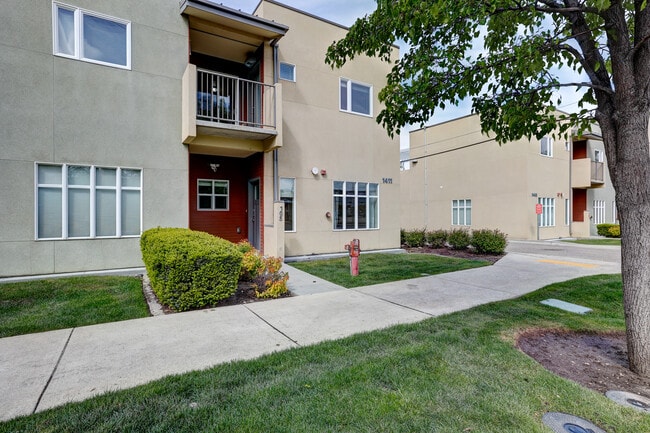 property at 1411 W Grand Ave