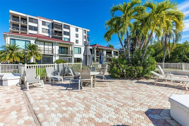 6365 Bahia Del Mar Blvd S in St. Petersburg, FL - Building Photo - Building Photo