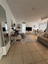 1100 NE 1st Ct in Hallandale Beach, FL - Building Photo - Building Photo