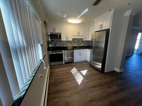 4925 Fairview Ave in Downers Grove, IL - Building Photo - Building Photo