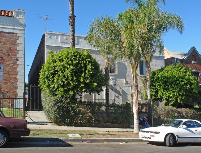 1117 S Norton Ave in Los Angeles, CA - Building Photo - Building Photo