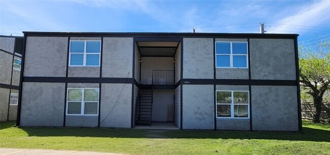 806 Oran Cir, Unit D in Bryan, TX - Building Photo - Building Photo