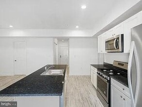 980 N Marshall St in Philadelphia, PA - Building Photo - Building Photo