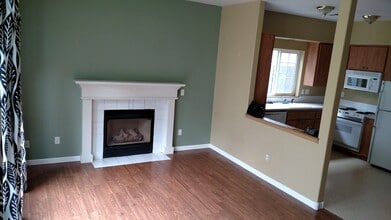 4747 SW 1st Avenue, Unit B in Portland, OR - Building Photo - Building Photo