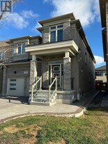 75 Suttonrail Wy in Whitchurch-Stouffville, ON - Building Photo