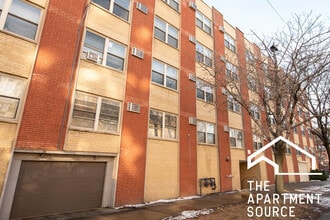 6830 N Sheridan Rd in Chicago, IL - Foto de edificio - Building Photo