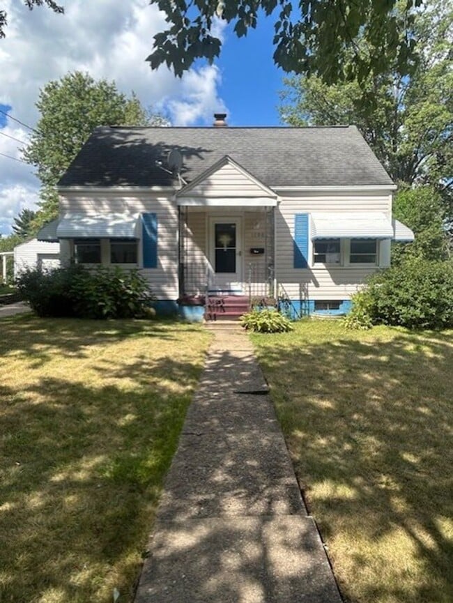 property at 1090 Hartford Ave