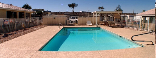 DJ's RV Park in Lake Havasu City, AZ - Foto de edificio - Other