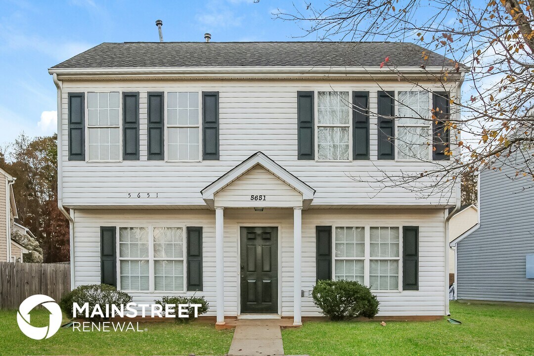 5651 Laborde Ave in Charlotte, NC - Foto de edificio