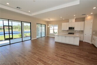 8437 Rosa Ct in Naples, FL - Building Photo - Building Photo