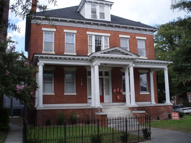 1419 Colonial Ave