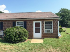 Grandview Apartments in Gretna, VA - Building Photo - Building Photo