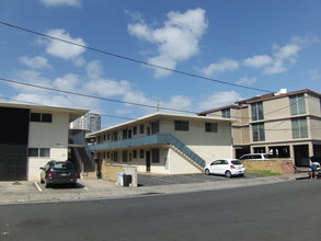 2611 Kaaha St in Honolulu, HI - Building Photo - Building Photo