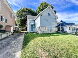 1011 E Taylor St in Kokomo, IN - Building Photo