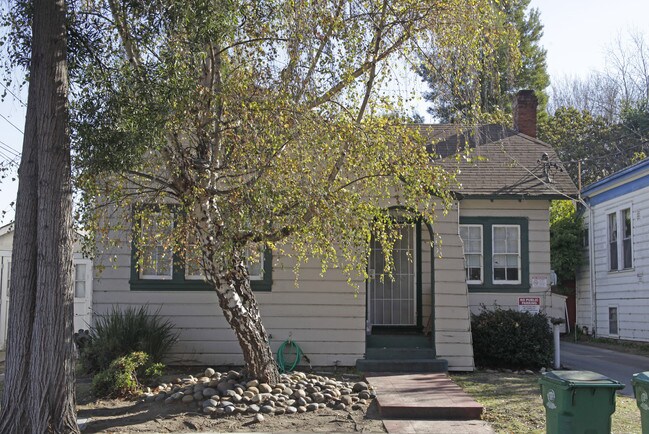 1530-1534 Stanton St in Alameda, CA - Foto de edificio - Building Photo