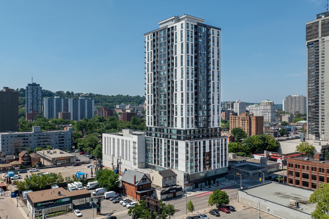46-48 Ferguson Av S in Hamilton, ON - Building Photo