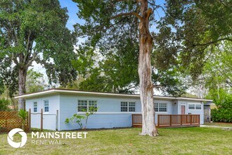 3114 Hampton Ave E in Jacksonville, FL - Foto de edificio - Building Photo