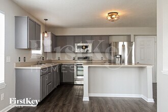 8114 Grove Berry Dr in Indianapolis, IN - Building Photo - Building Photo