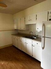 325 Main St-Unit -1st Fl R in Mayfield, PA - Building Photo - Building Photo