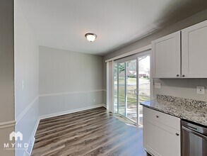 4901 Craigwood Dr in Charlotte, NC - Foto de edificio - Building Photo