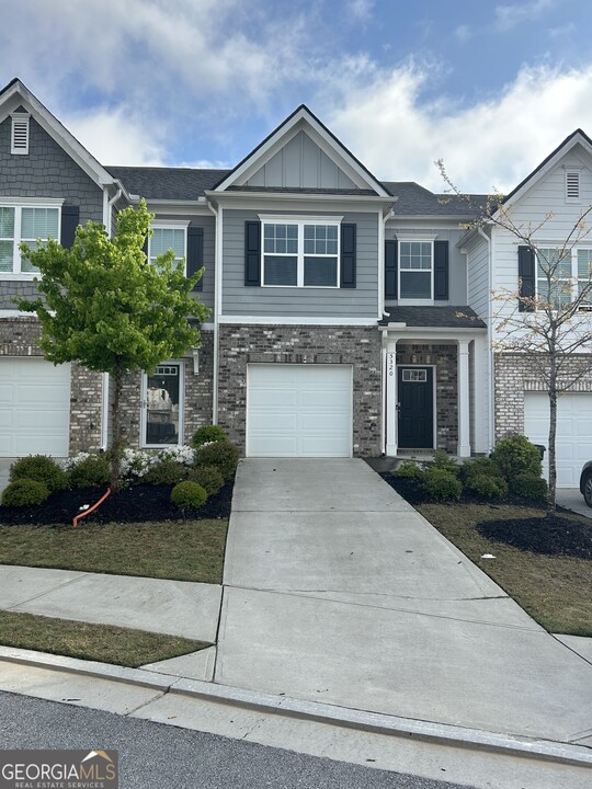 5320 Barberry Ave in Oakwood, GA - Building Photo