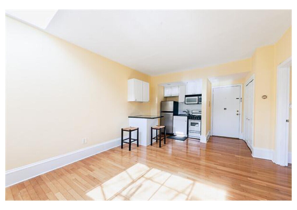 511 Beacon St, Unit 12 in Boston, MA - Building Photo
