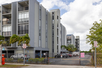 305 W 68th St in Hialeah, FL - Building Photo - Building Photo