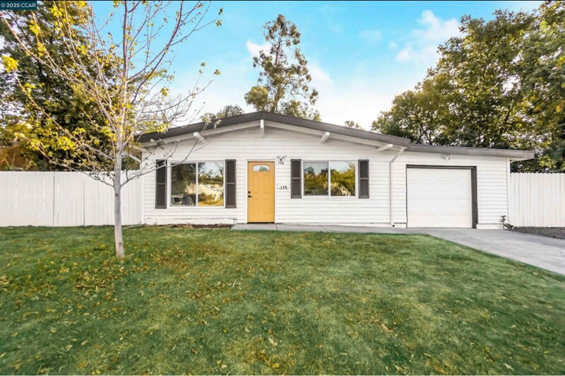 198 Brown St in Vacaville, CA - Building Photo