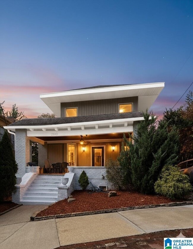 property at 2810 Rhodes Cir S