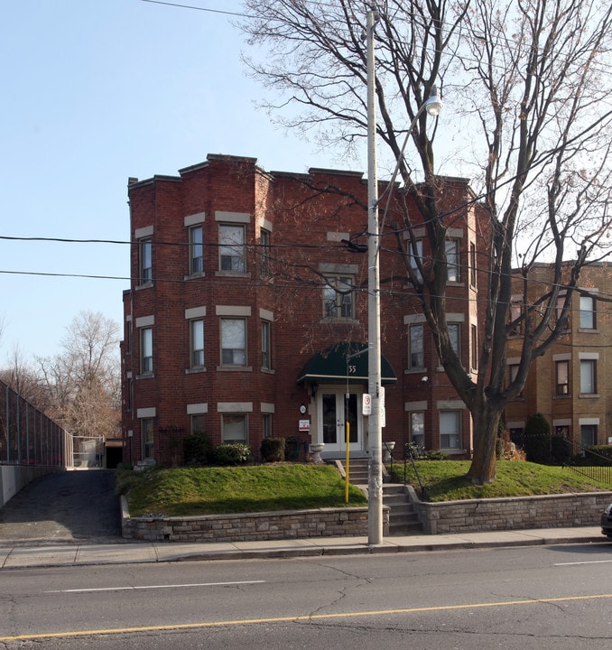 35 Jane St in Toronto, ON - Building Photo