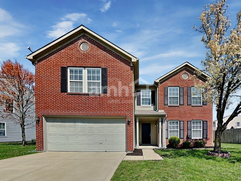 9118 Bayview Cir in Plainfield, IN - Building Photo