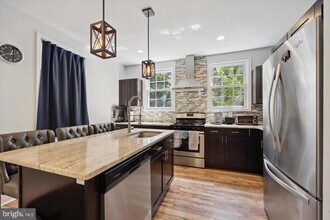 663 Columbus St in Bridgeport, PA - Building Photo - Building Photo
