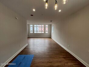 35 Broad St in Red Bank, NJ - Building Photo - Building Photo